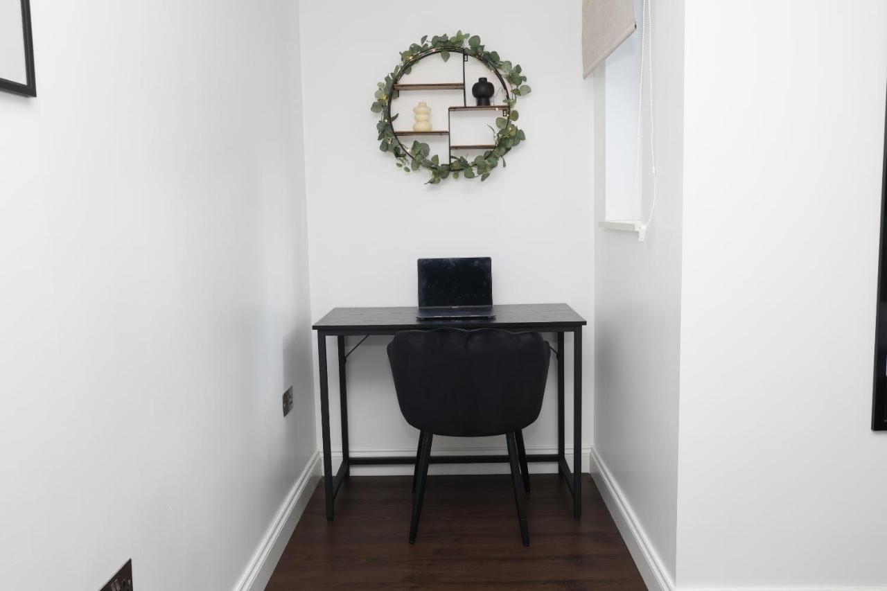 Appartamento Watford Luxury 1 Bed Flat - Free Parking Esterno foto