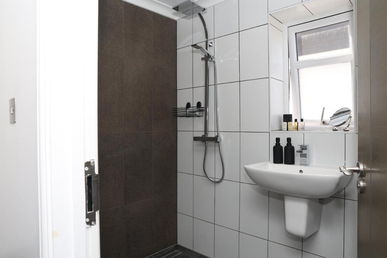 Appartamento Watford Luxury 1 Bed Flat - Free Parking Esterno foto